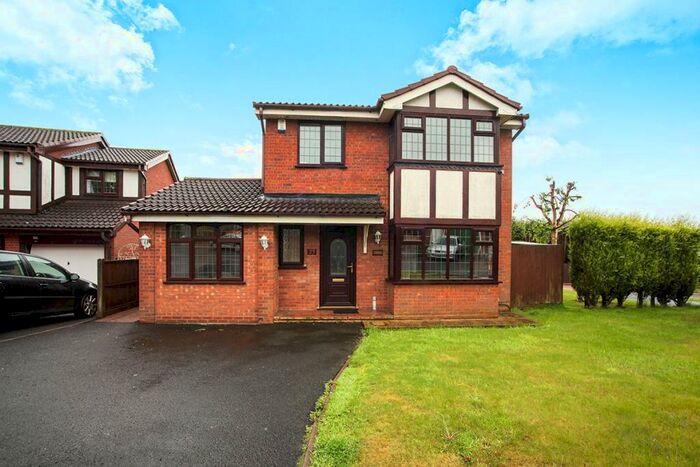 4 Bedroom Detached House To Rent In Stratford Close, Dudley, West Midlands, DY1