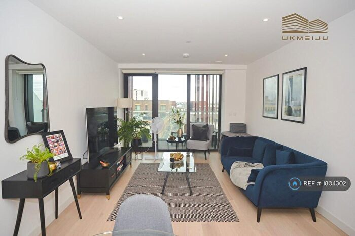 1 Bedroom Flat To Rent In James Cook Building, London, E16