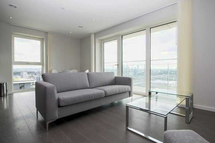 2 Bedroom Flat To Rent In Cassia Point, Glasshouse Gardens, Stratford, E20