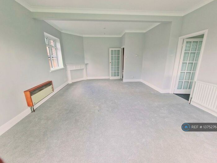 2 Bedroom Detached House To Rent In Sandy Lane, Orpington, BR6