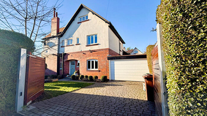 5 Bedroom Detached House For Sale In Oaklea, Thornfield Road, West Park, Leeds, West Yorkshire, LS16