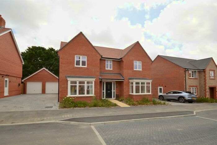 4 Bedroom Detached House To Rent In Nine Acres, West Broyle, Chichester, PO19