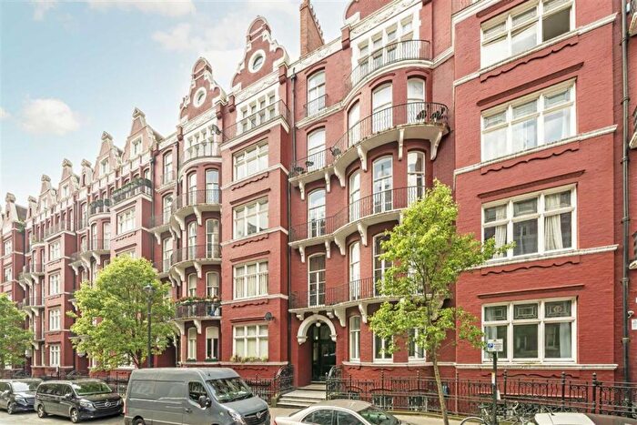 3 Bedroom Flat To Rent In Cabbell Street, Marylebone, NW1