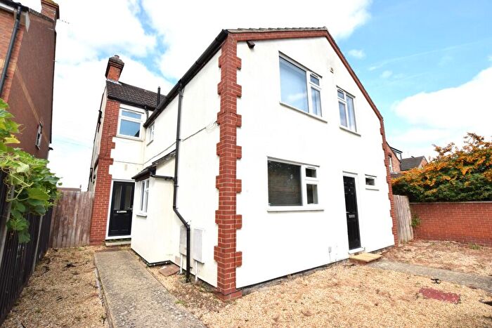 2 Bedroom Apartment To Rent In Honey Hill Road, Bedford, MK40