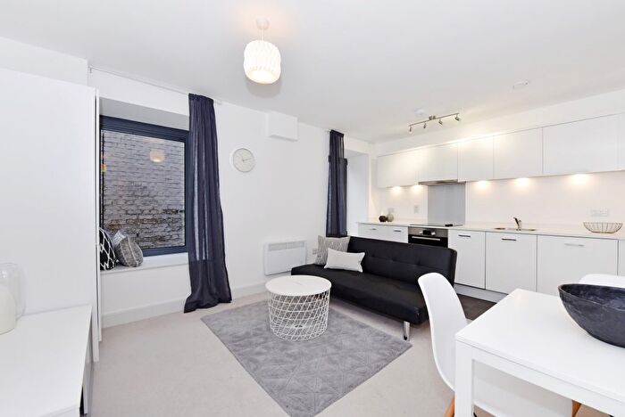 Studio To Rent In Sheet Street, Windsor, SL4