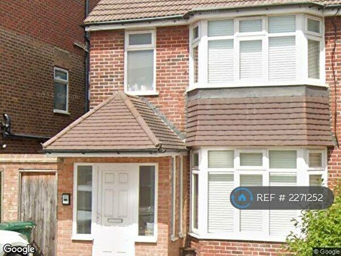 3 Bedroom Flat To Rent In Cleveland Gardens, London, NW2