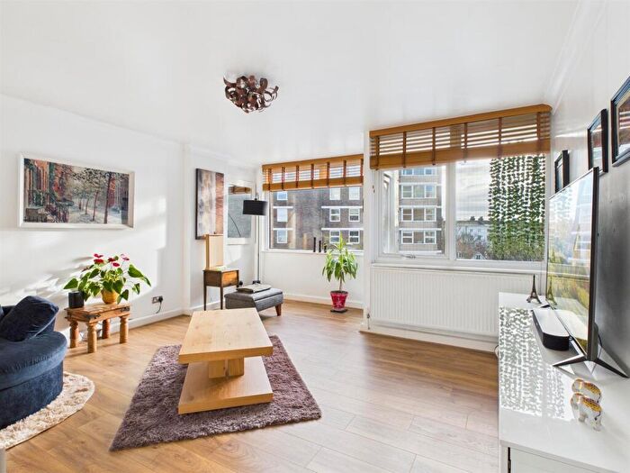 2 Bedroom Flat For Sale In Furze Hill, Hove, BN3