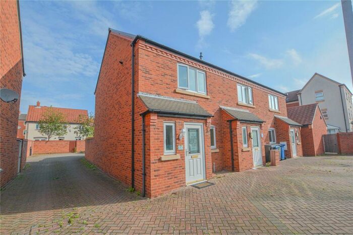2 Bedroom End Of Terrace House To Rent In Bronze Court, Wilnecote, Tamworth, Staffordshire, B77