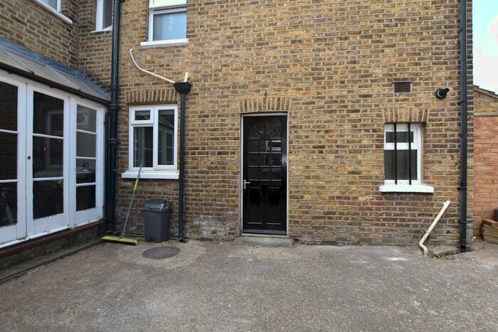 Studio To Rent In Westbrook Road, Thornton Heath, CR7