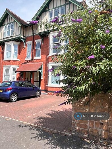 2 Bedroom Flat To Rent In Musters Road, Nottingham, NG2