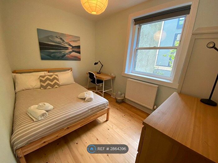 2 Bedroom Flat To Rent In Potterrow, Edinburgh, EH8