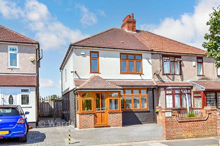 3 Bedroom Semi-Detached House For Sale In Rippersley Road, Welling, Kent, DA16