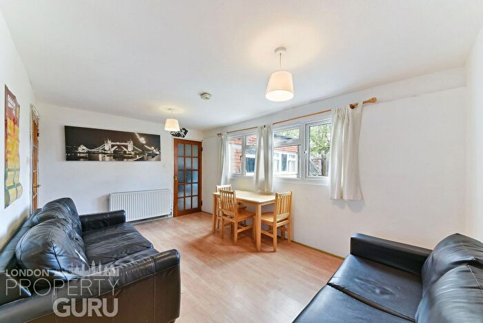4 Bedroom Terraced House To Rent In Savill Gardens, London, SW20