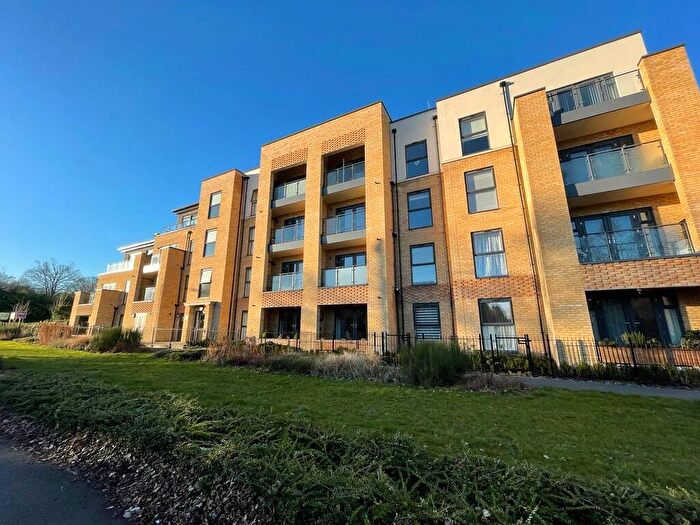 1 Bedroom Apartment To Rent In Sterling Square, Broad Lane, Bracknell, Berkshire, RG12