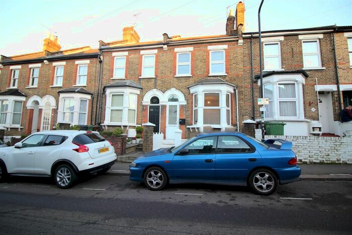 3 Bedroom Property To Rent In Browns Road, Walthamstow, London, E17