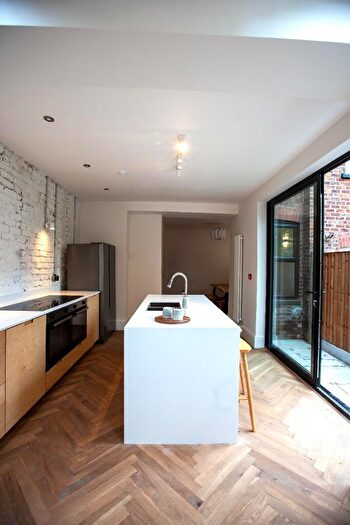 8 Bedroom Terraced House To Rent In Mabfield Road, Manchester, Greater Manchester, M14