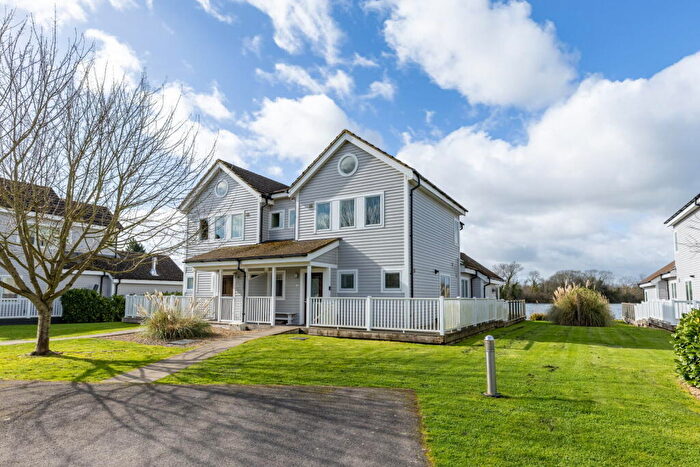 4 Bedroom Semi Detached House For Sale In Station Road, South Cerney, Cirencester, Gloucestershire, GL7