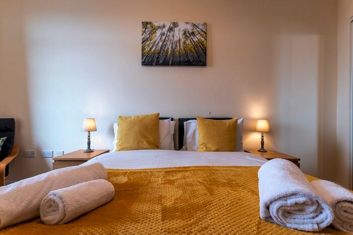 2 Bedroom Flat To Rent In 130 Park Street, Brookhaven TN24