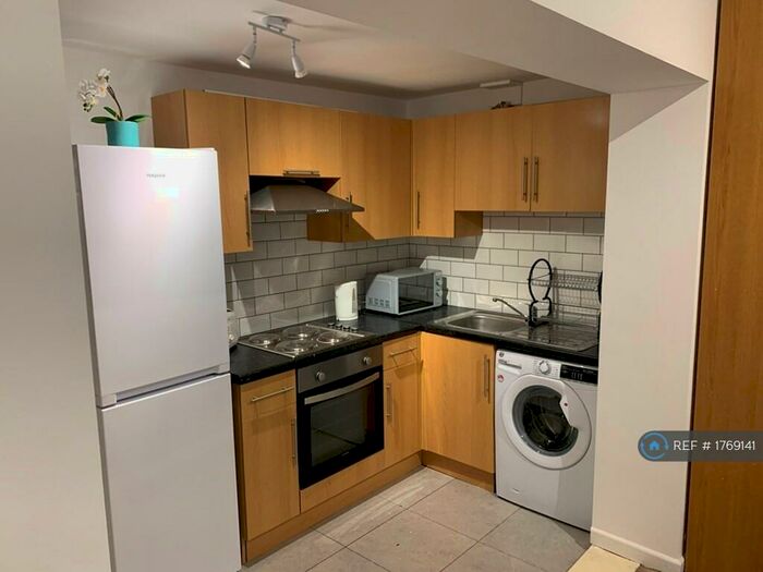 1 Bedroom Flat To Rent In Station Road, Queensferry, CH5