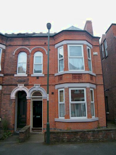 7 Bedroom Semi-Detached House To Rent In Gregory Avenue, Nottingham, NG7