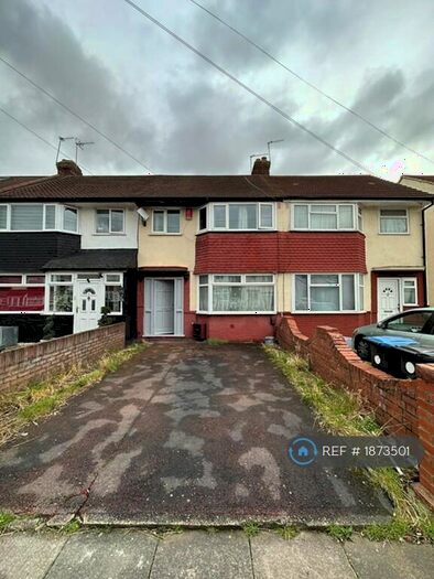 4 Bedroom Terraced House To Rent In Lytton Avenue, Enfield, EN3
