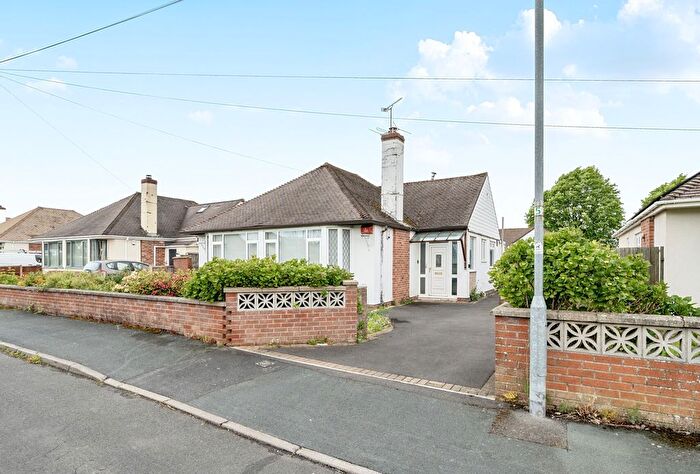 3 Bedroom Bungalow For Sale In Robel Avenue, Frampton Cotterell, Bristol, Gloucestershire, BS36
