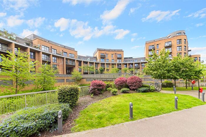 2 Bedroom Flat To Rent In Connersville Way, Croydon, CR0