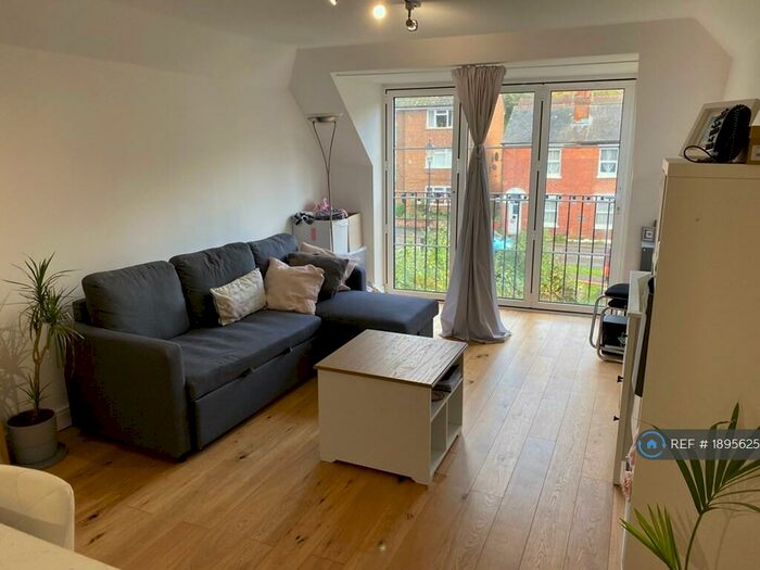 1 Bedroom Flat To Rent In Eastgate Street, Winchester, SO23