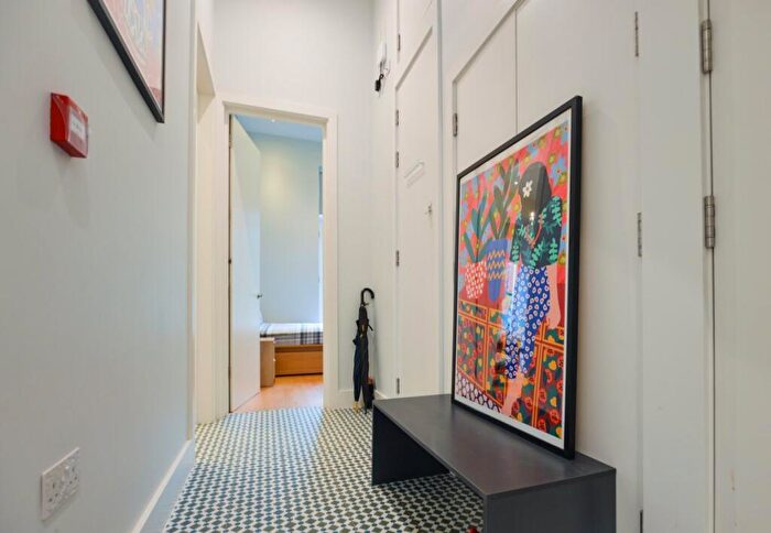 2 Bedroom Apartment To Rent In Hampstead Hill Gardens, Hampstead, NW3