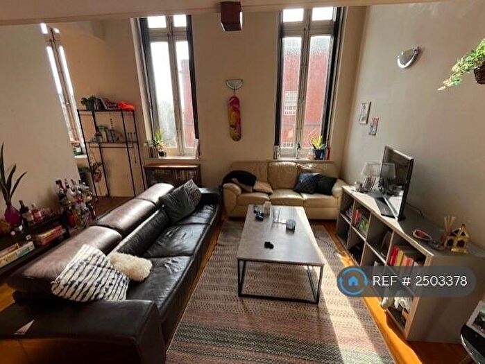 3 Bedroom Flat To Rent In The Royal, Salford, M3