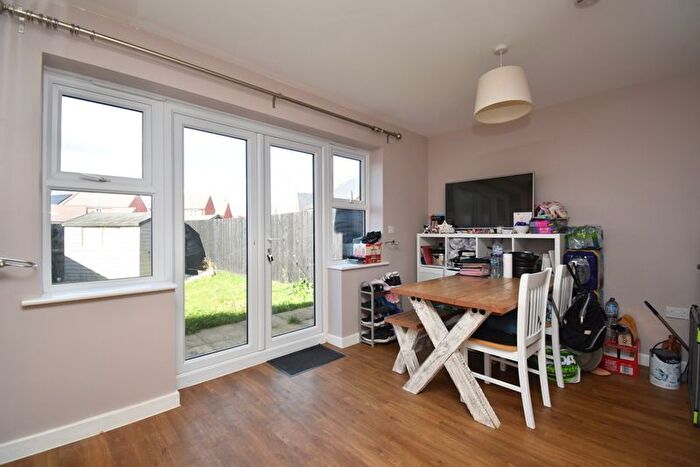 3 Bedroom Semi-Detached House For Sale In Venus Avenue, Biggleswade, SG18