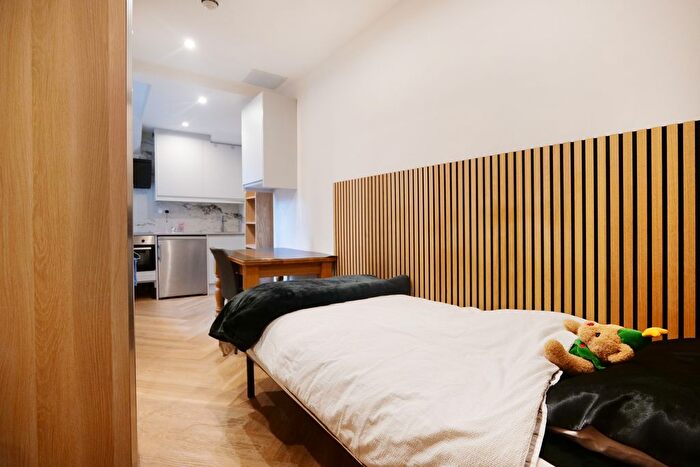 Studio To Rent In Bina Gardens, South Kensington, London, SW5