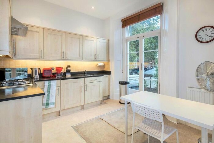 1 Bedroom Flat To Rent In Chiswick High Road, London, W4
