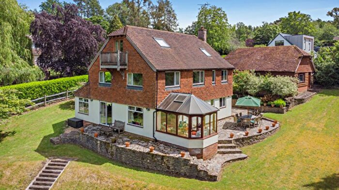 7 Bedroom Detached House For Sale In Fernbrae Close, Rowledge, Farnham, Surrey, GU10