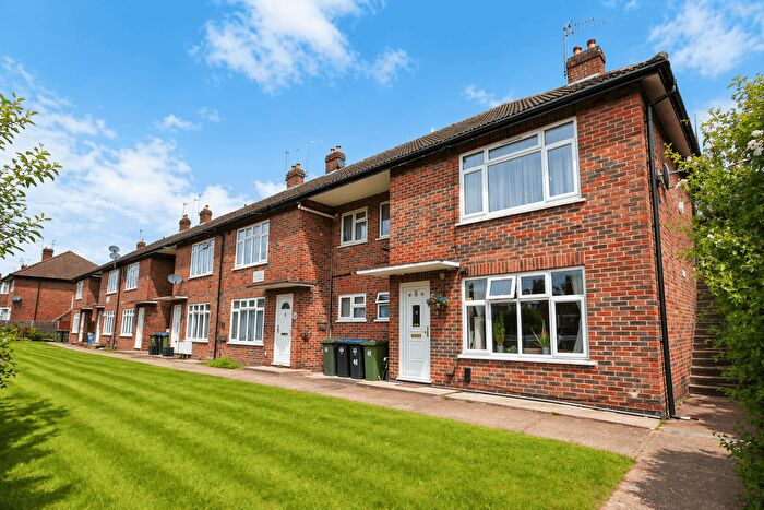 1 Bedroom Maisonette For Sale In Longley Avenue, Wembley, Middlesex, HA0