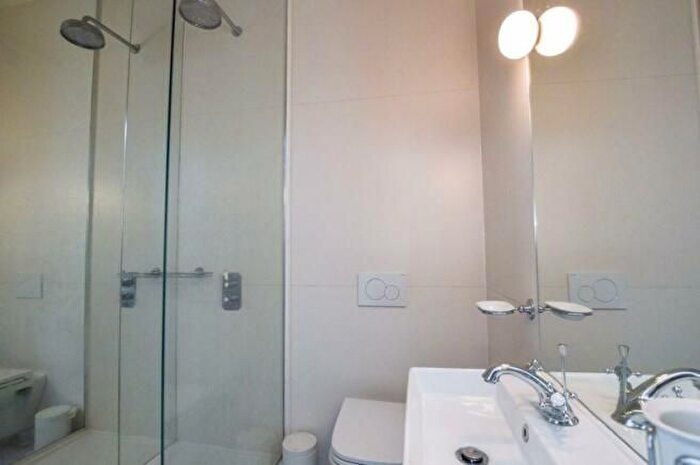 Studio To Rent In Compayne Gardens, London, NW6
