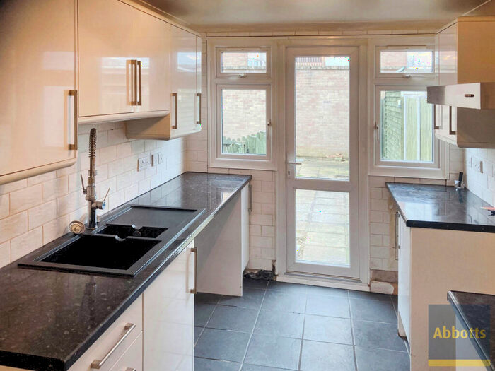 3 Bedroom House To Rent In Southend On Sea, Essex, SS2