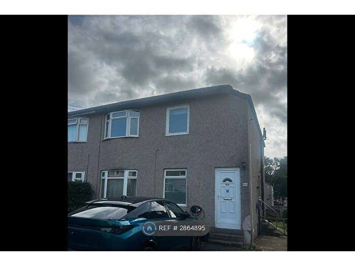 3 Bedroom Flat To Rent In Crofton Avenue, Glasgow, G44