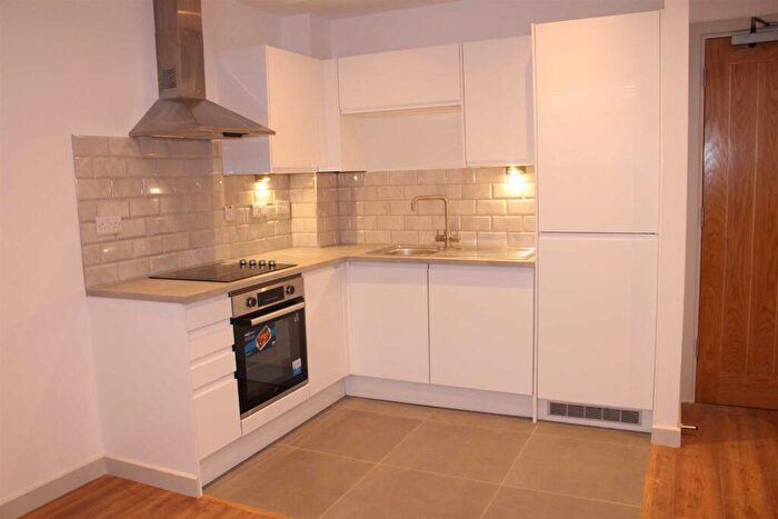 1 Bedroom Flat To Rent In - Trinity Road, Dudley, DY1