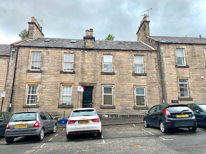3 Bedroom Flat To Rent In Queen Street, Stirling, Stirlingshire, FK8