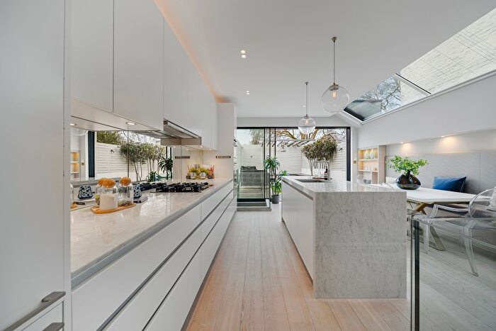 5 Bedroom Town House For Sale In Settrington Road, London, SW6