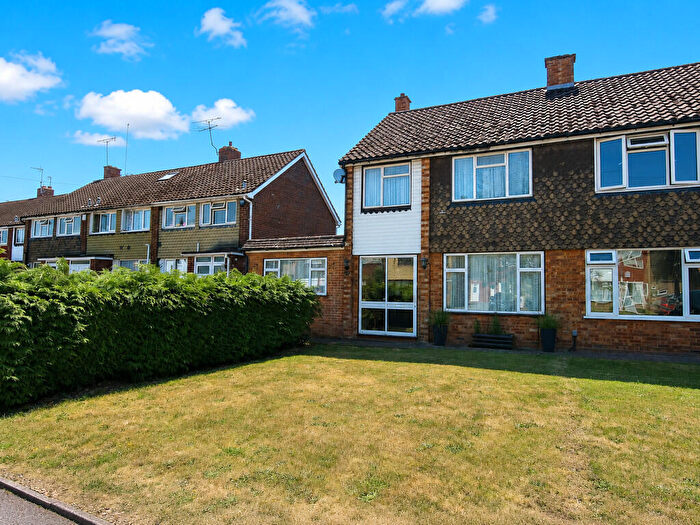 3 Bedroom Semi-Detached House For Sale In Laurel Close, Colnbrook, SL3