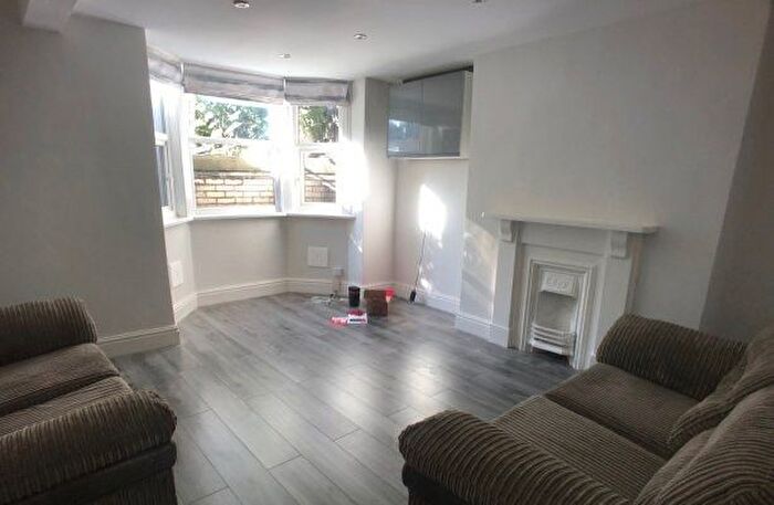 5 Bedroom Semi Detached House To Rent In Bennett Road, Leeds, LS6