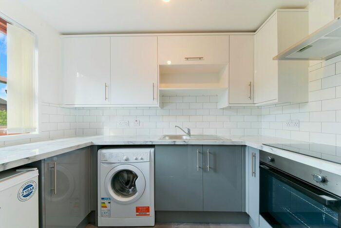 2 Bedroom Flat To Rent In Wellington Court, Holley Road, Acton, W3