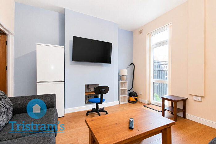 5 Bedroom Terraced House To Rent In Lenton Boulevard, Nottingham, NG7