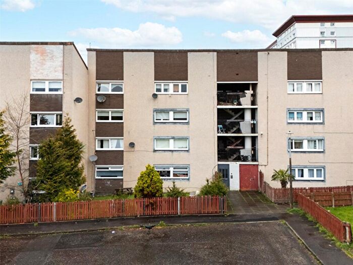 3 Bedroom Apartment For Sale In Calder Grove, Sighthill, Edinburgh, EH11