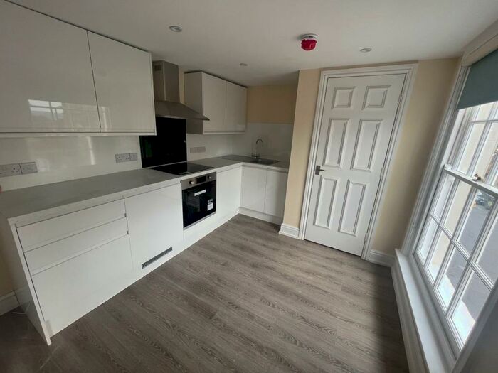 2 Bedroom Maisonette To Rent In High Street, Shaftesbury, Dorset, SP7