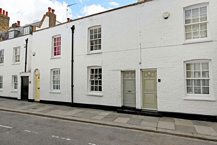 2 Bedroom Semi-detached House For Sale In King George Street, London, SE10