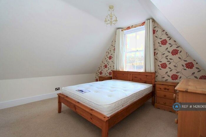 1 Bedroom Flat To Rent In Baillie Road, Guildford, GU1