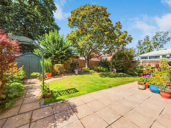 3 Bedroom End Of Terrace House For Sale In Corsletts Avenue, Broadbridge Heath, Horsham, RH12